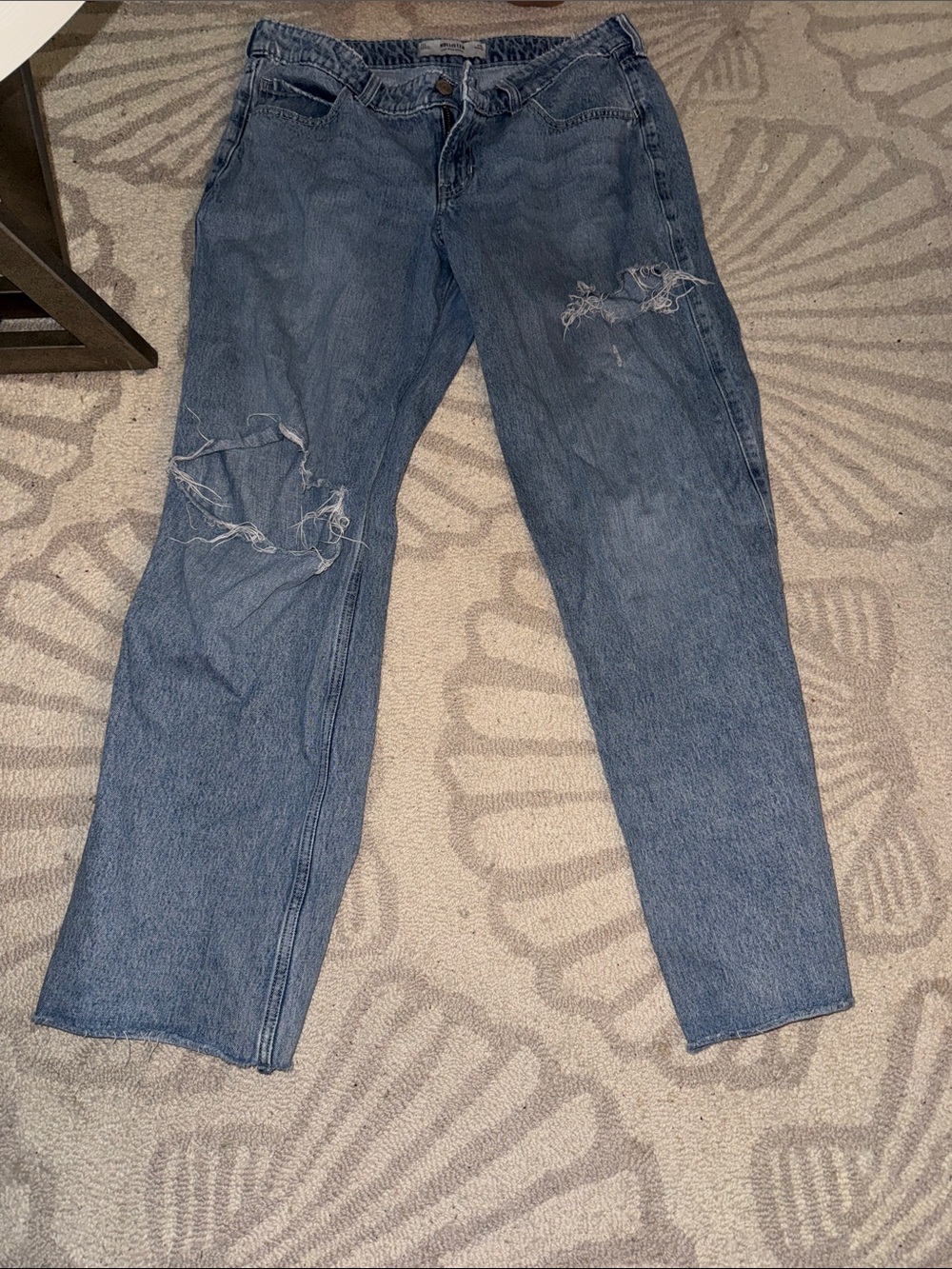 Hollister Women's Low-Rise Boyfriend Jeans in Faded Blue Denim